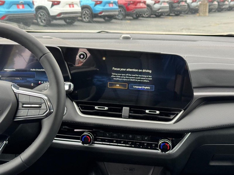 Chevrolet Equinox Vehicle Full-screen Gallery Image 8