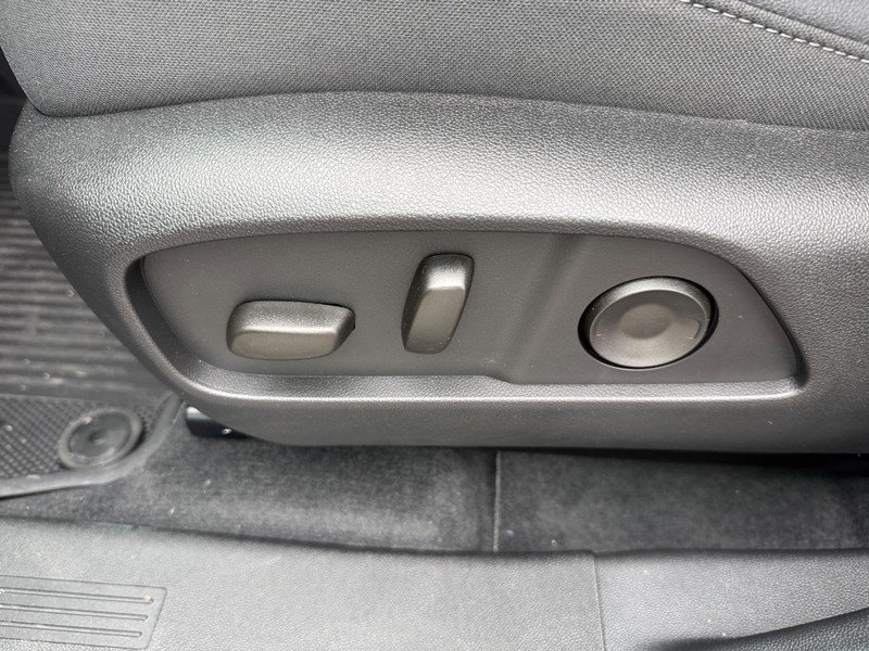 Chevrolet Equinox Vehicle Full-screen Gallery Image 10