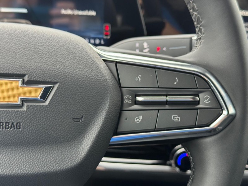 Chevrolet Equinox Vehicle Full-screen Gallery Image 14