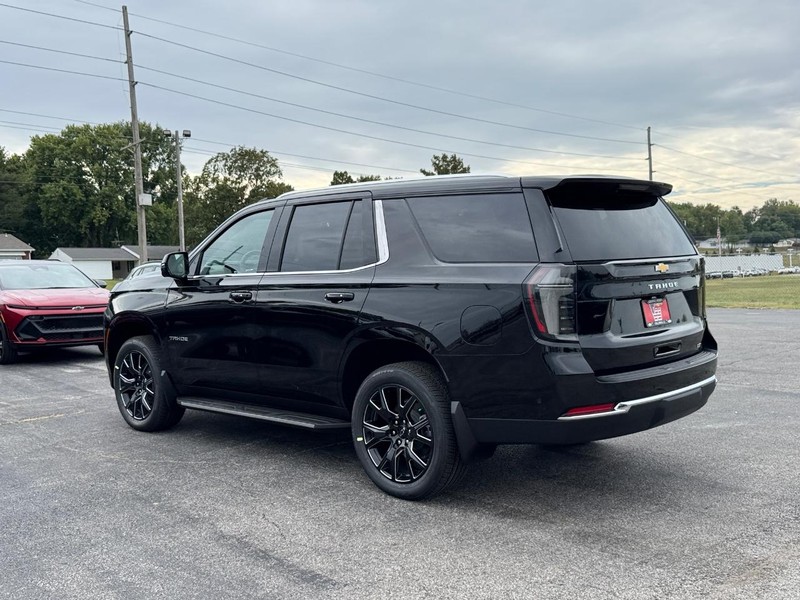 Chevrolet Tahoe Vehicle Full-screen Gallery Image 3
