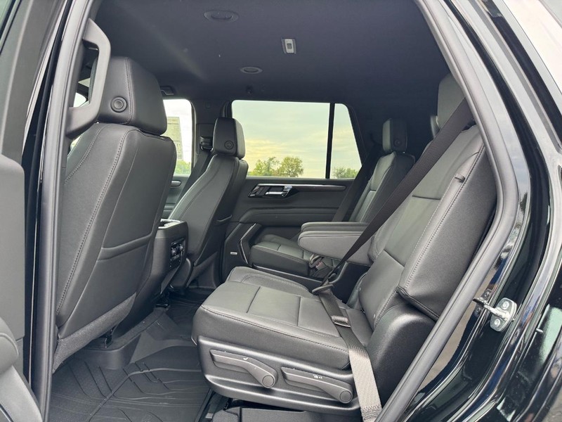 Chevrolet Tahoe Vehicle Full-screen Gallery Image 5