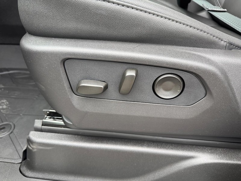 Chevrolet Tahoe Vehicle Full-screen Gallery Image 12