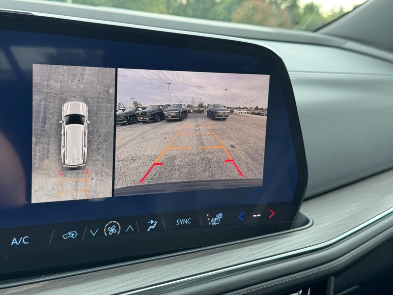 Chevrolet Tahoe Vehicle Full-screen Gallery Image 19