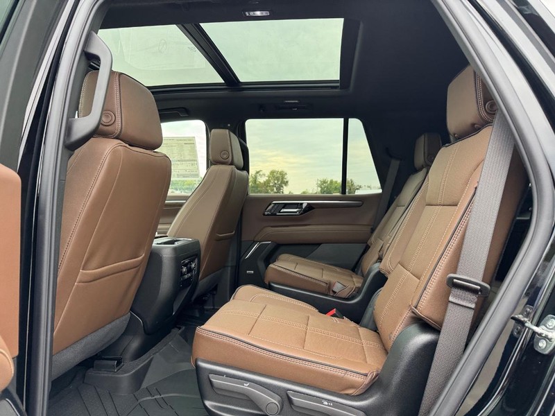 Chevrolet Tahoe Vehicle Full-screen Gallery Image 5