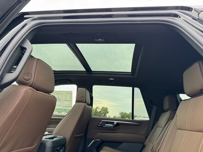 Chevrolet Tahoe Vehicle Full-screen Gallery Image 6