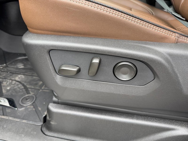 Chevrolet Tahoe Vehicle Full-screen Gallery Image 13