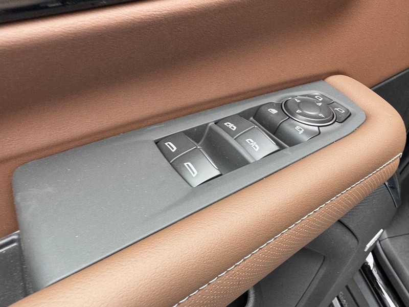 Chevrolet Tahoe Vehicle Full-screen Gallery Image 14