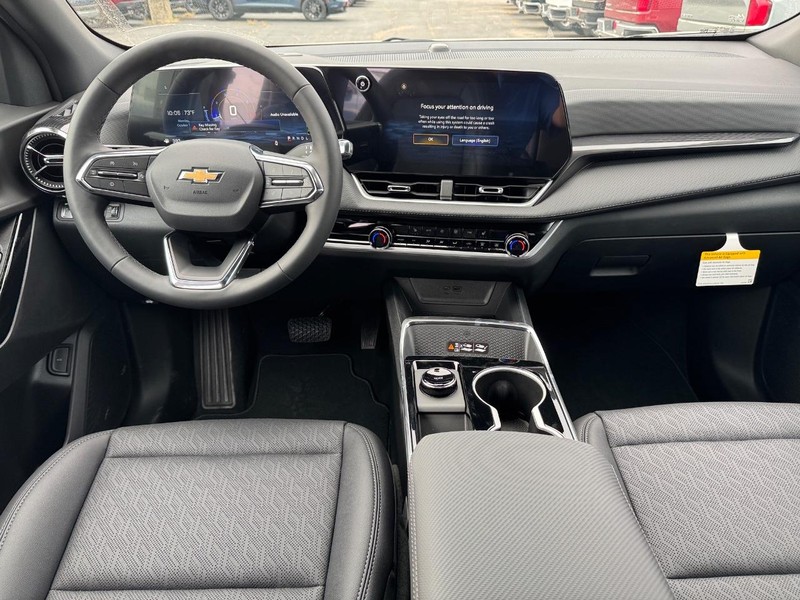 Chevrolet Equinox Vehicle Full-screen Gallery Image 6