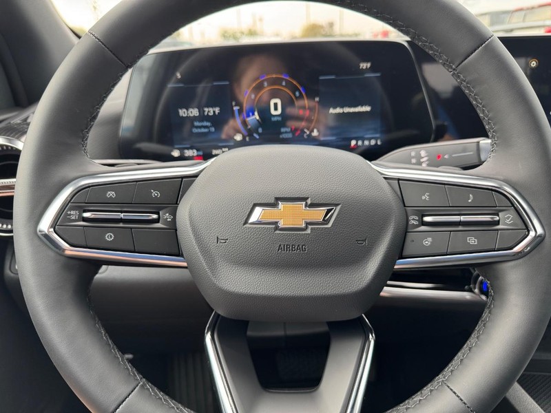 Chevrolet Equinox Vehicle Full-screen Gallery Image 12