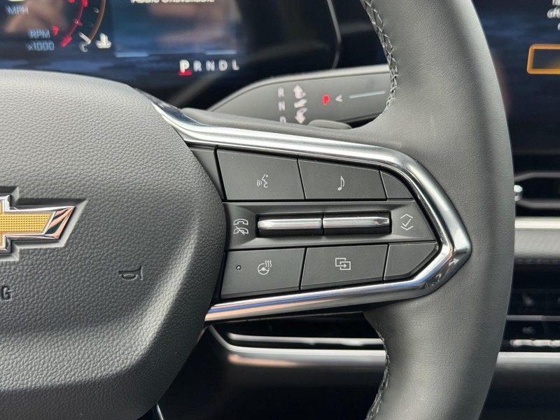 Chevrolet Equinox Vehicle Full-screen Gallery Image 14