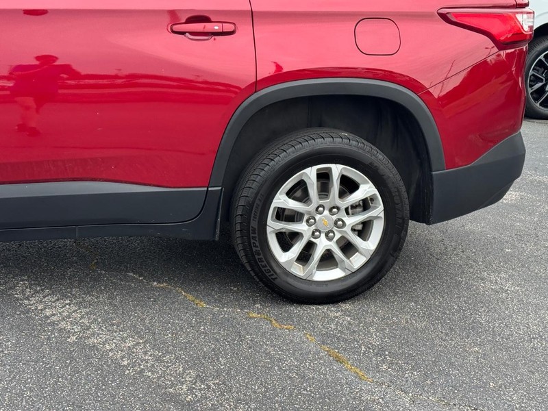 Chevrolet Traverse Vehicle Full-screen Gallery Image 9