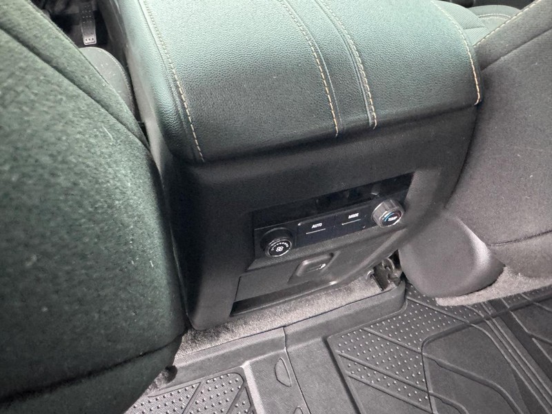 Chevrolet Traverse Vehicle Full-screen Gallery Image 11