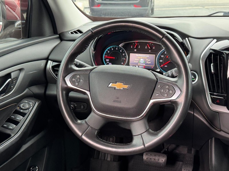 Chevrolet Traverse Vehicle Full-screen Gallery Image 13