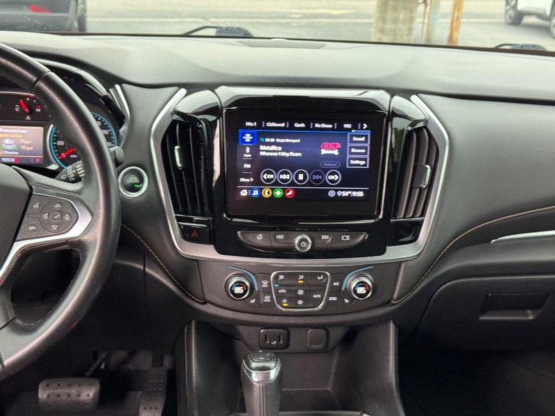 Chevrolet Traverse Vehicle Full-screen Gallery Image 14