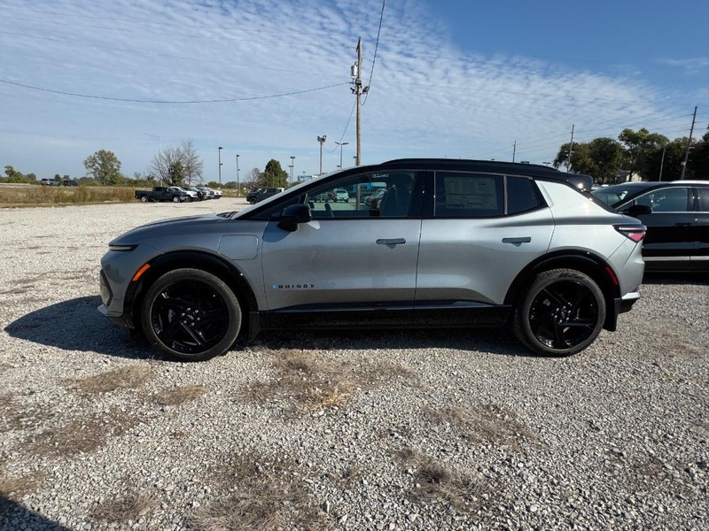 Chevrolet Equinox EV Vehicle Full-screen Gallery Image 2