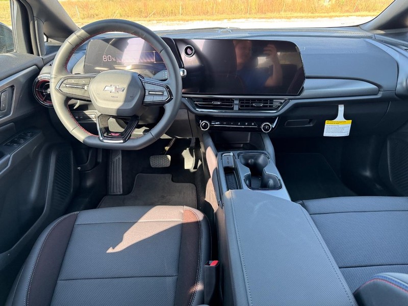 Chevrolet Equinox EV Vehicle Full-screen Gallery Image 6