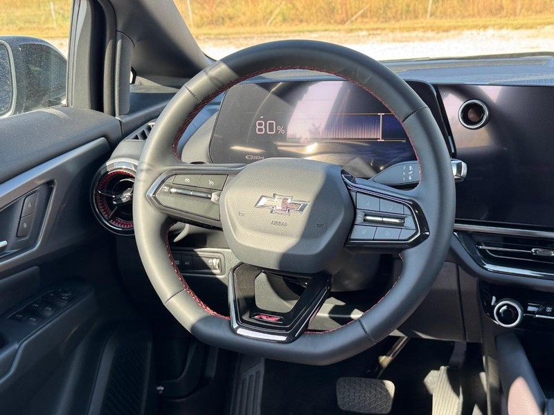 Chevrolet Equinox EV Vehicle Full-screen Gallery Image 7