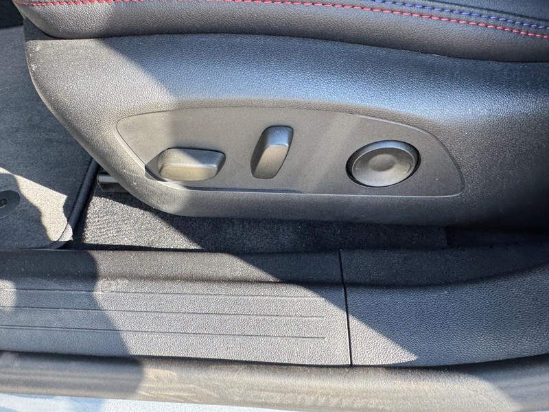 Chevrolet Equinox EV Vehicle Full-screen Gallery Image 10