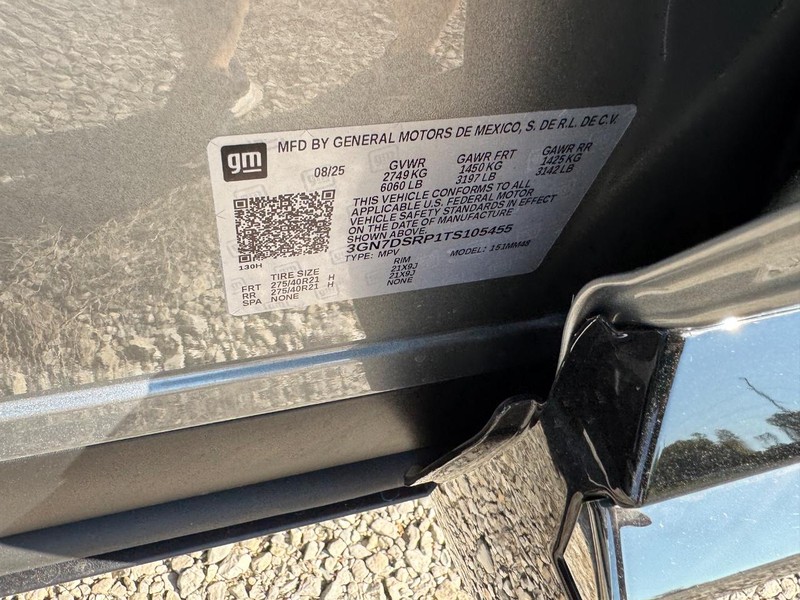 Chevrolet Equinox EV Vehicle Full-screen Gallery Image 16