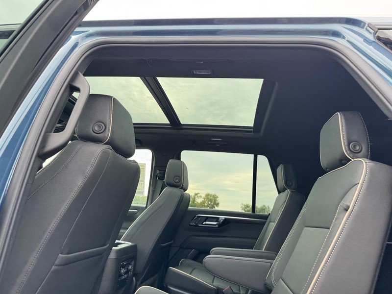 Chevrolet Tahoe Vehicle Full-screen Gallery Image 6