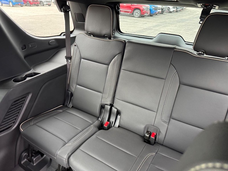 Chevrolet Tahoe Vehicle Full-screen Gallery Image 7