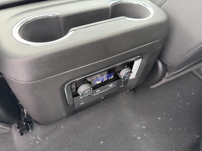 Chevrolet Tahoe Vehicle Full-screen Gallery Image 8