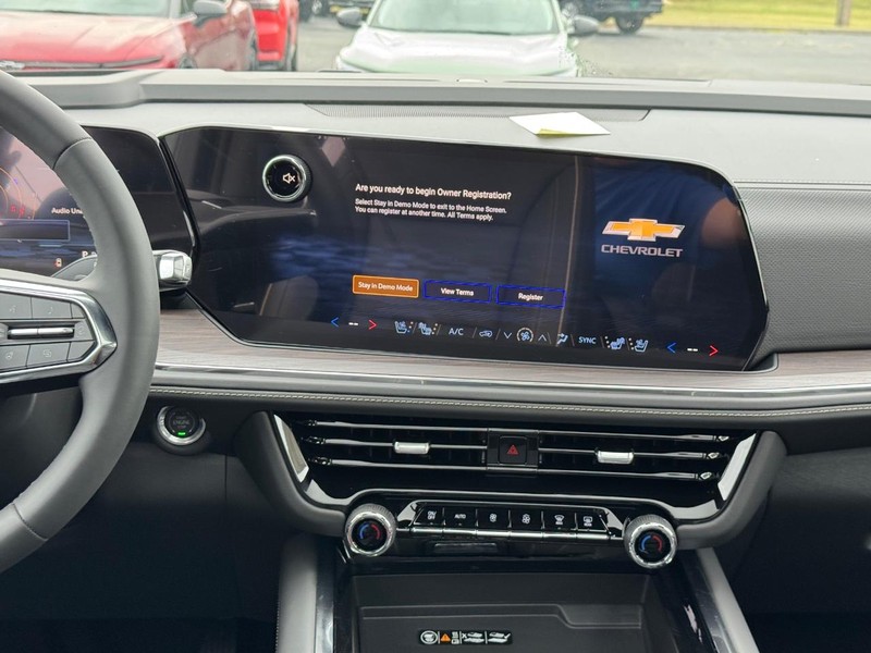 Chevrolet Tahoe Vehicle Full-screen Gallery Image 11