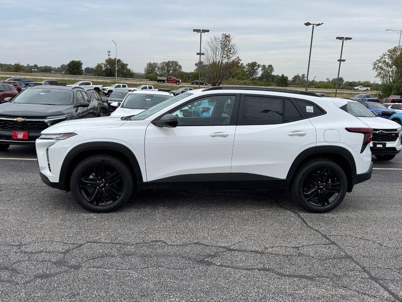 Chevrolet Trax Vehicle Full-screen Gallery Image 2