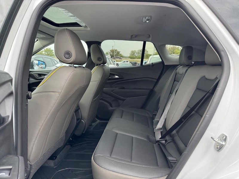 Chevrolet Trax Vehicle Full-screen Gallery Image 5