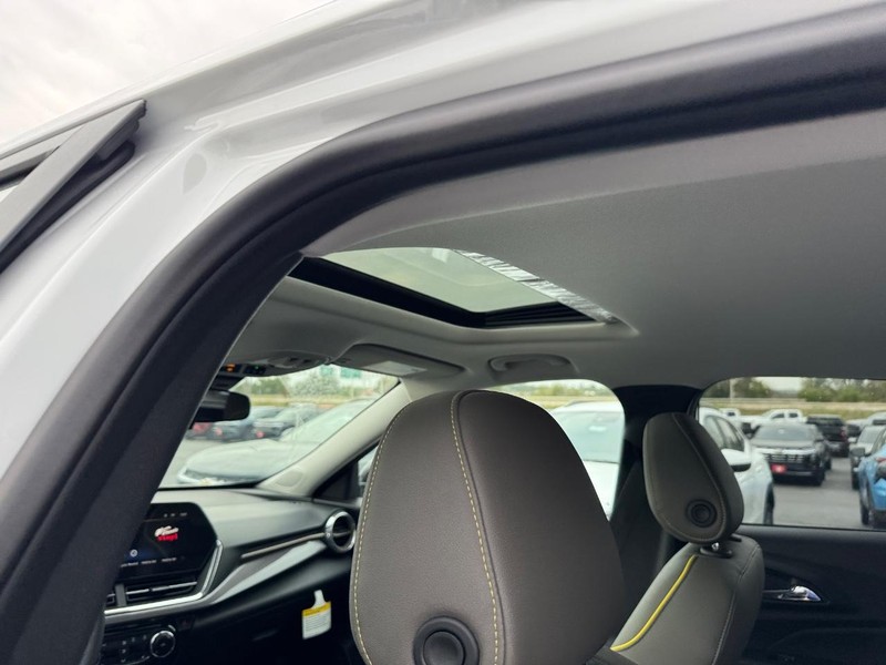 Chevrolet Trax Vehicle Full-screen Gallery Image 6