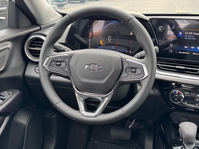 Chevrolet Trax Vehicle Full-screen Gallery Image 8