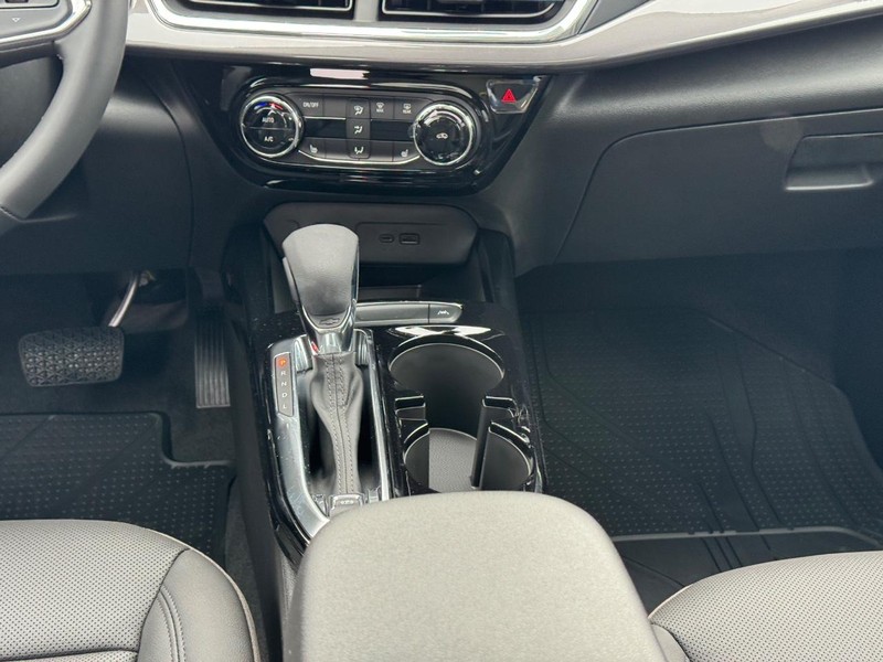 Chevrolet Trax Vehicle Full-screen Gallery Image 10