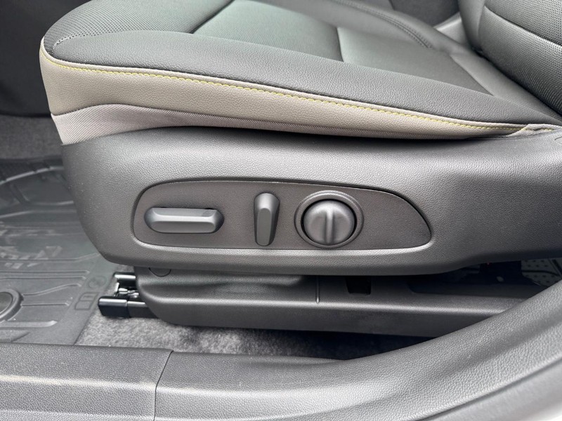 Chevrolet Trax Vehicle Full-screen Gallery Image 11