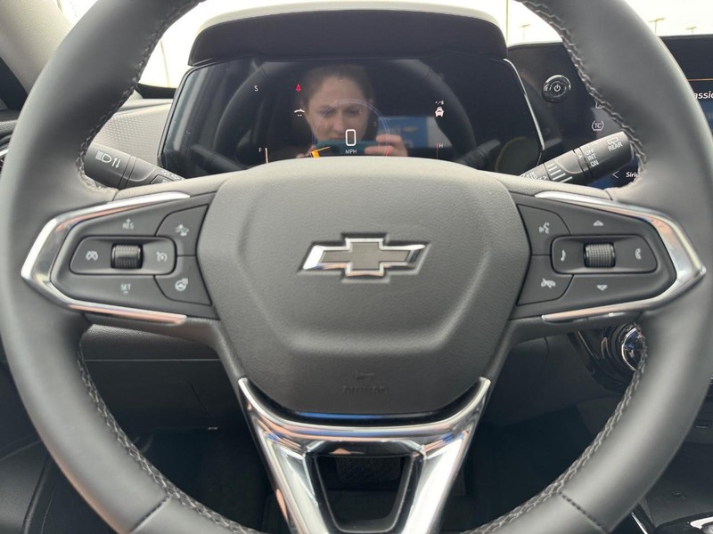 Chevrolet Trax Vehicle Full-screen Gallery Image 13