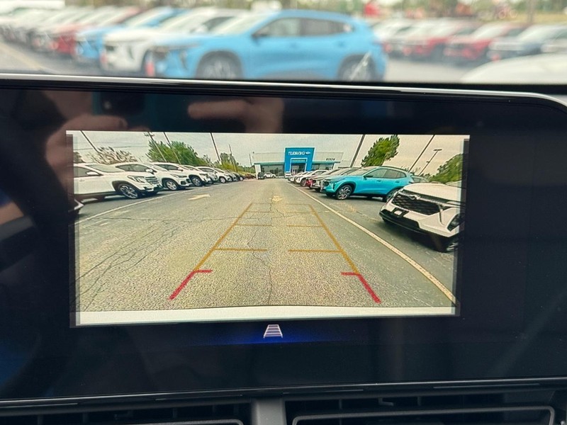 Chevrolet Trax Vehicle Full-screen Gallery Image 17