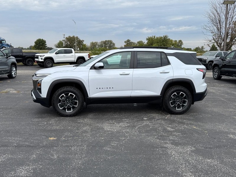 Chevrolet Equinox Vehicle Full-screen Gallery Image 2