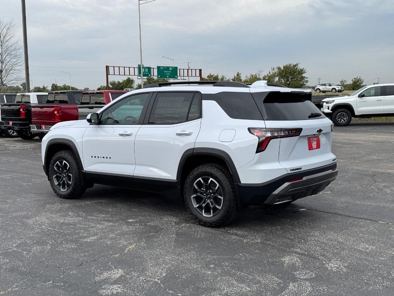 Chevrolet Equinox Vehicle Full-screen Gallery Image 3