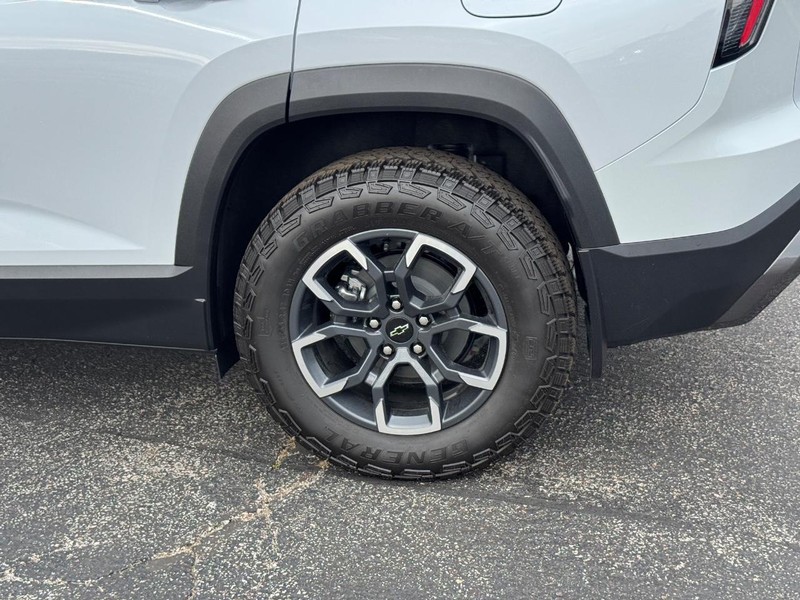 Chevrolet Equinox Vehicle Full-screen Gallery Image 4