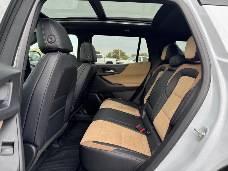 Chevrolet Equinox Vehicle Full-screen Gallery Image 5