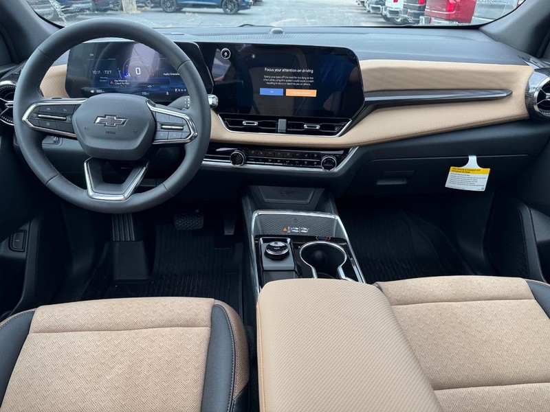 Chevrolet Equinox Vehicle Full-screen Gallery Image 7