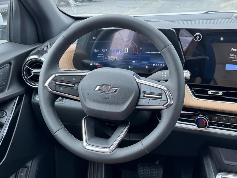 Chevrolet Equinox Vehicle Full-screen Gallery Image 8