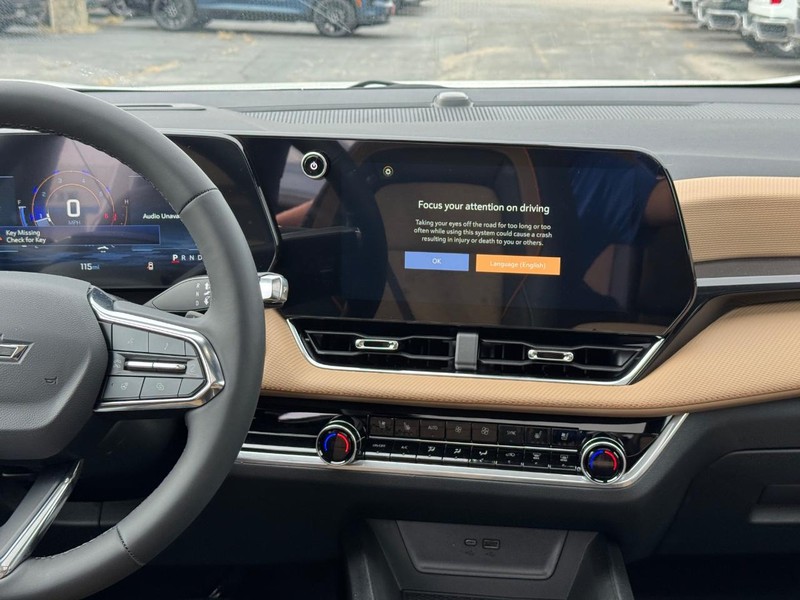 Chevrolet Equinox Vehicle Full-screen Gallery Image 9