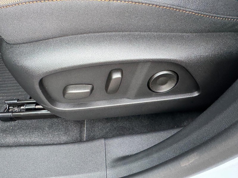 Chevrolet Equinox Vehicle Full-screen Gallery Image 11