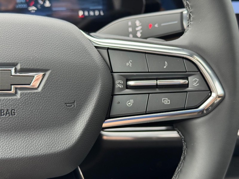 Chevrolet Equinox Vehicle Full-screen Gallery Image 16