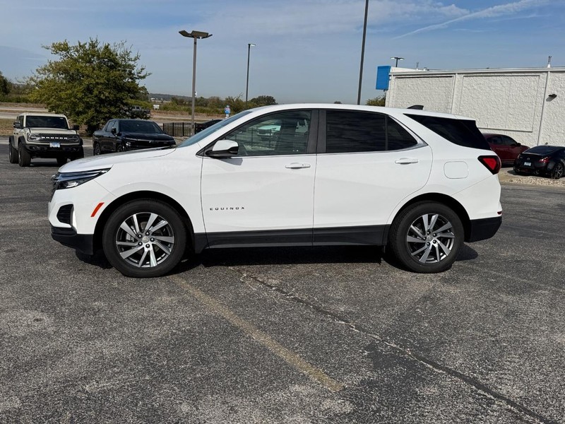 Chevrolet Equinox Vehicle Full-screen Gallery Image 2