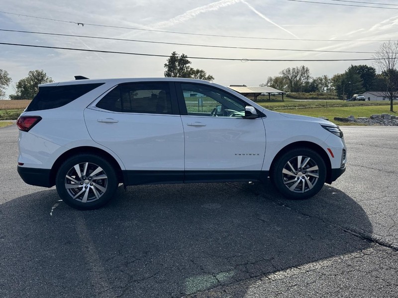 Chevrolet Equinox Vehicle Full-screen Gallery Image 6