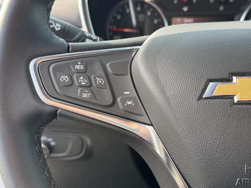 Chevrolet Equinox Vehicle Full-screen Gallery Image 17