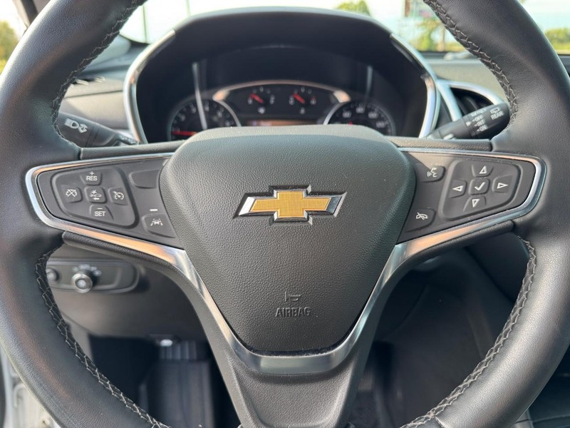 Chevrolet Equinox Vehicle Full-screen Gallery Image 18