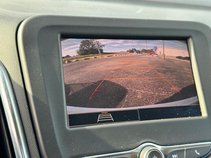 Chevrolet Equinox Vehicle Full-screen Gallery Image 21