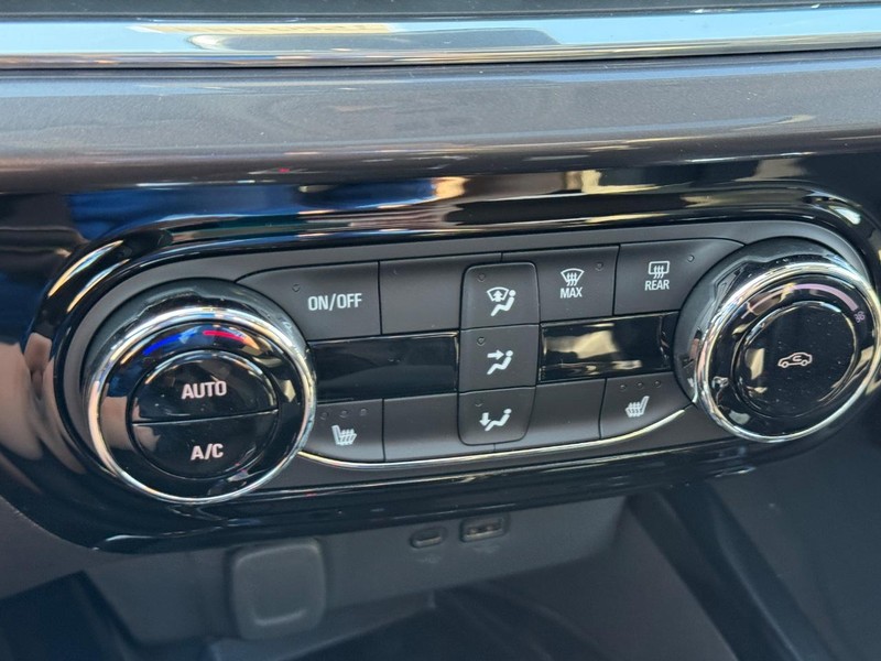 Chevrolet Trax Vehicle Full-screen Gallery Image 16